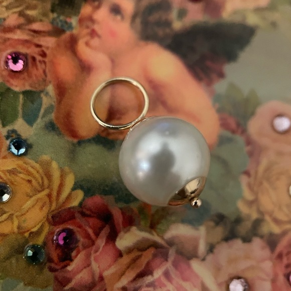 14kt solid gold 10mm round pearl charm pendant for earrings or necklace - Picture 3 of 7